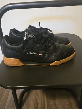Reebok Men’s Black & Gum Low-Top Sneakers Men's Size 11***